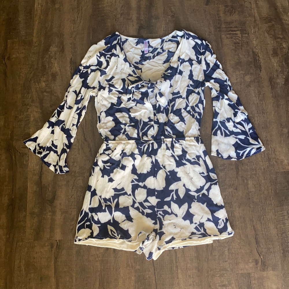 Floral Print Keyhole Romper